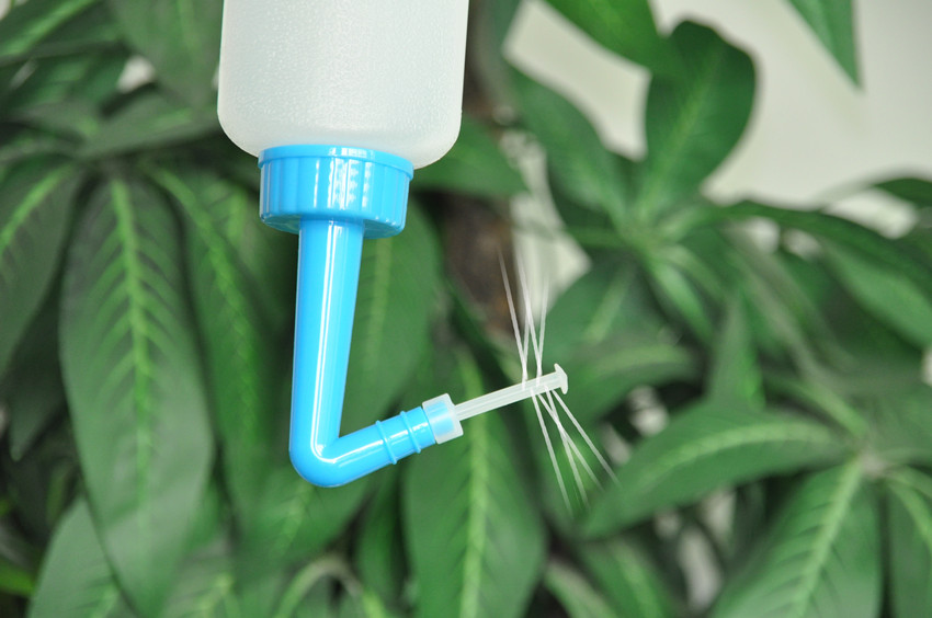 獨特設計8孔傘狀沖洗頭的瑜伽洗鼻器